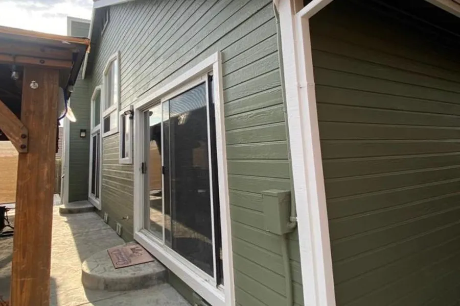 Siding in Los Angeles - pic